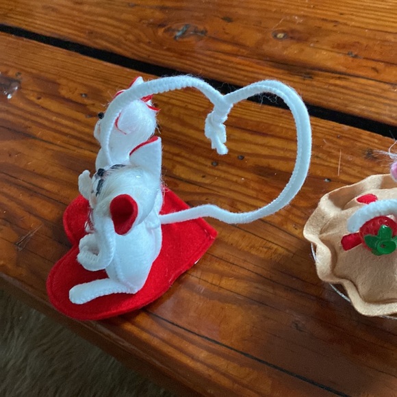 Valentine’s Annalee dolls - Picture 2 of 4